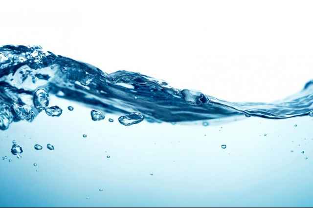 آب مقطر خالص با قيمت مناسب در حجم هاي مختلف