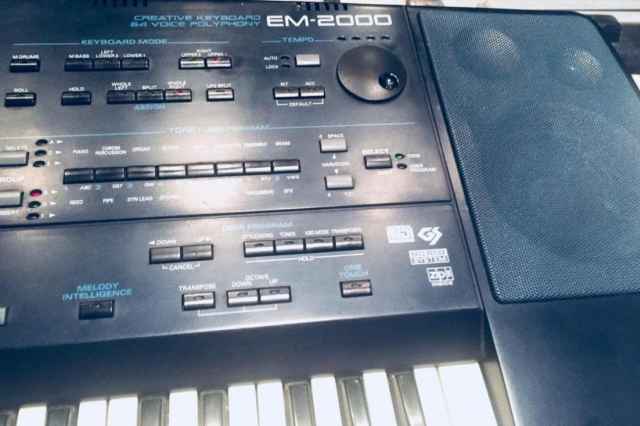 Roland EM2000