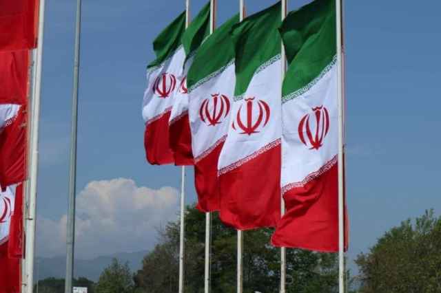 توليد و فروش انواع پرچم تشريفات پرچم روميزي پرچم اهتزا