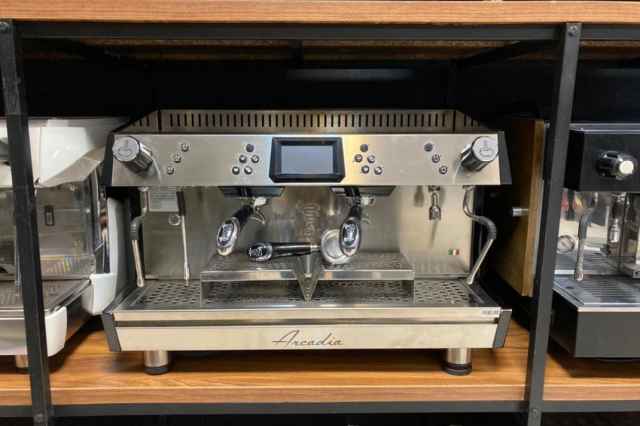 فروش دستگاه قهوه اسپرسوساز صنعتي بيزرا آركاديا كاركرد�
