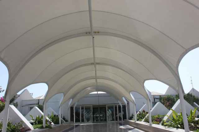 سقف ورودي فرودگاه