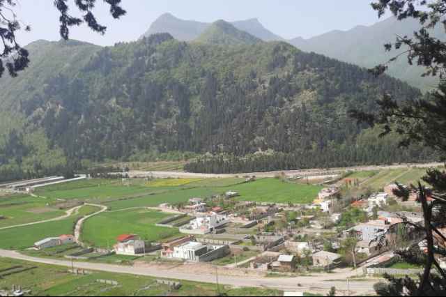 زمين مسكوني واقع در روستاي باقراباد