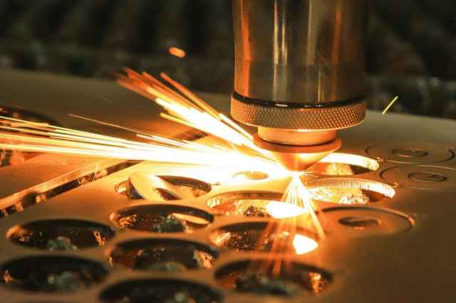 خدمات تخصصي برش CNC فلزات/ ليزر فايبر، واتر جت، هواگاز